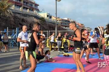 Exhibición del Club Kick Boxing en el muelle de Melenara (Foto Francisco Javier Santana)